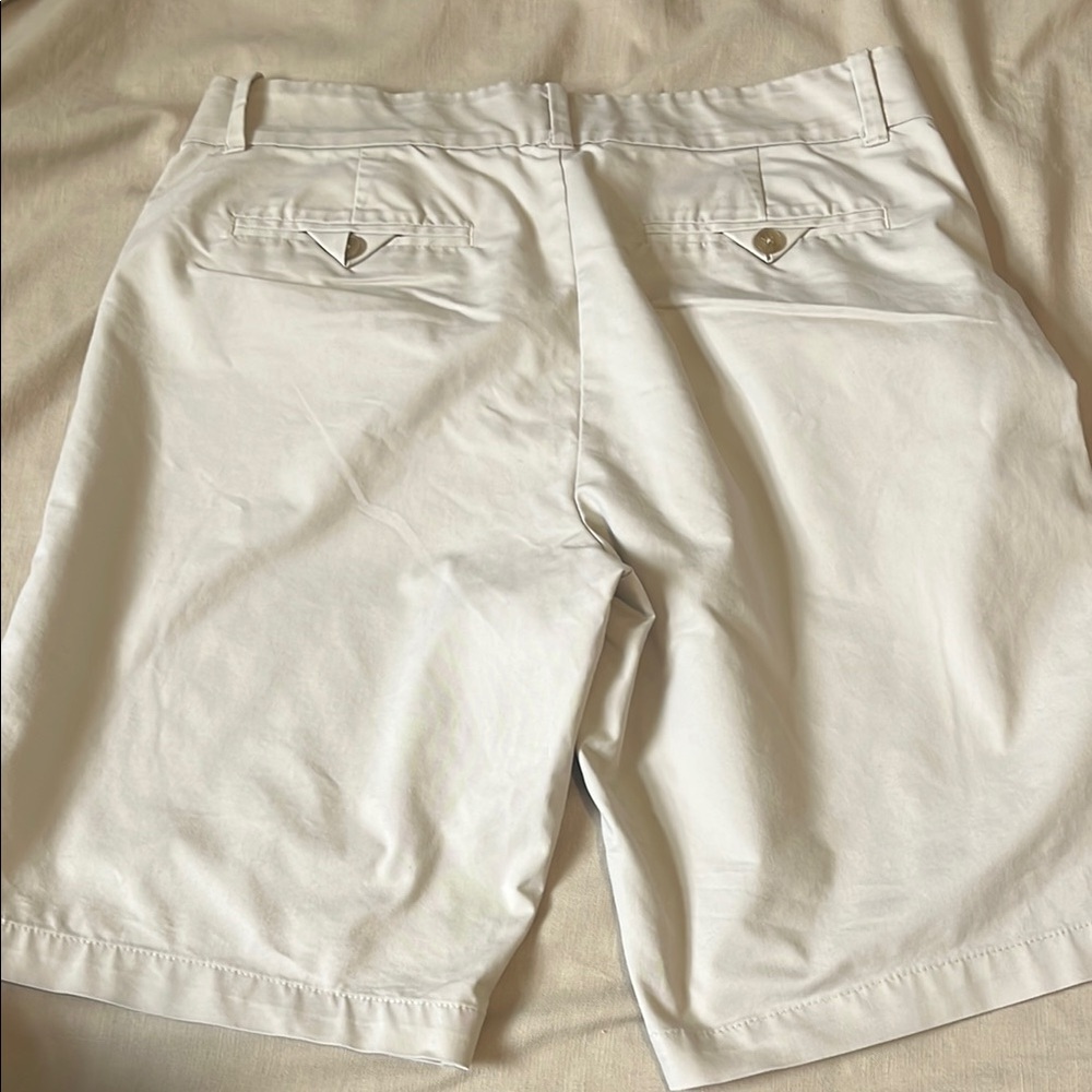Dockers Classic khaki women’s Shorts Excellent condition - Picture 3 of 4
